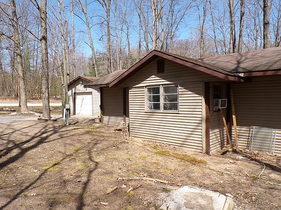 2nd image of 4745 Oakwood Dr