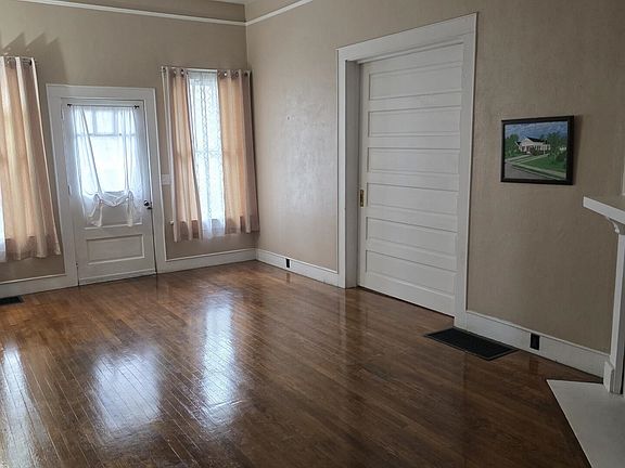 5th image of 334 W Base St