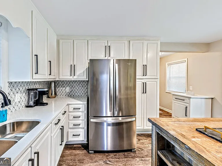 527 Charing Cross Dr — Photo 10