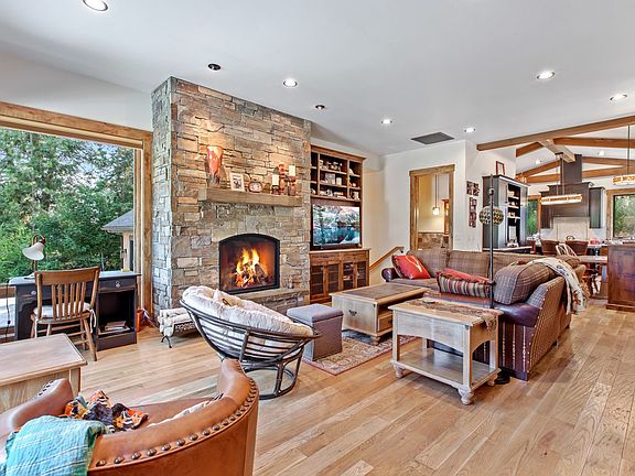 5th image of 609 S Dollar St #D