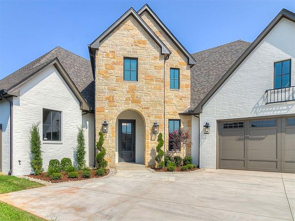 3rd image of 16425 Burgundy West Dr