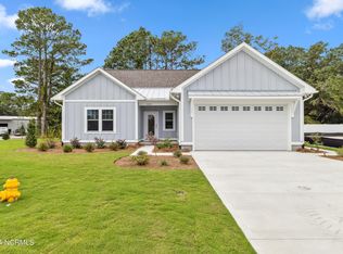 458 Raven Glen Dr, Southport, NC 28461