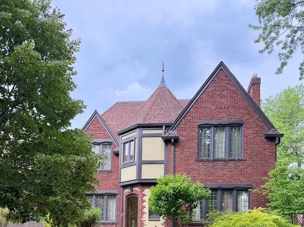 735 Washington Rd, Grosse Pointe, MI 48230