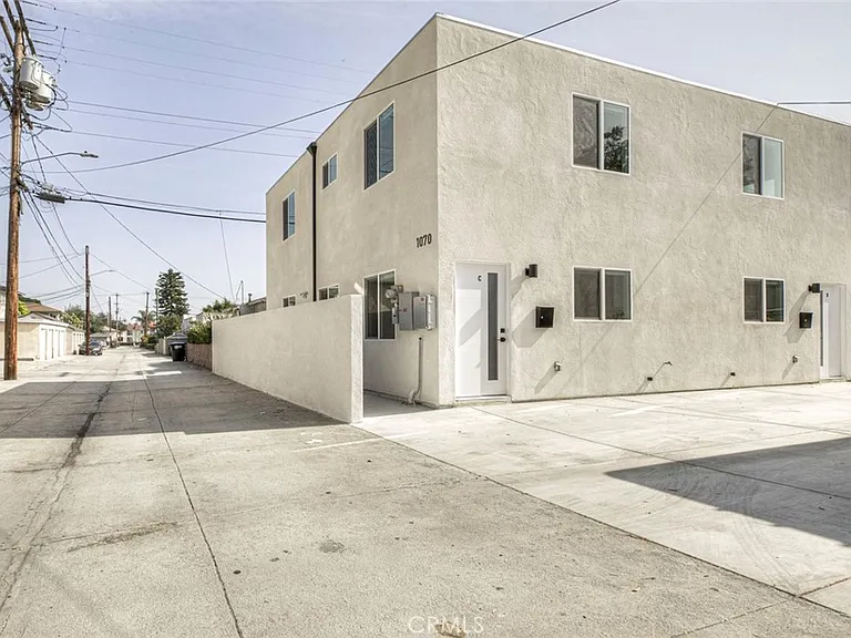 1070 Allen Ave #C — Photo 2