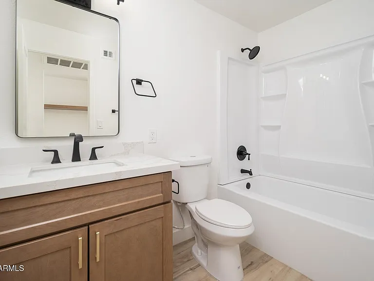810 E Colter St #A — Photo 16