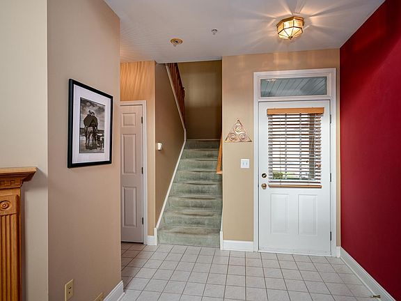 4th image of 147 Tanglewood Dr #A