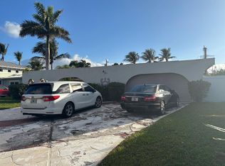 180 NE Wavecrest Ct, Boca Raton, FL 33432