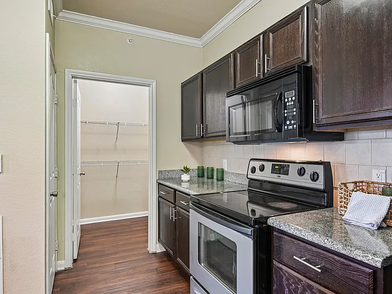 Skyview West Apartments — Photo 2