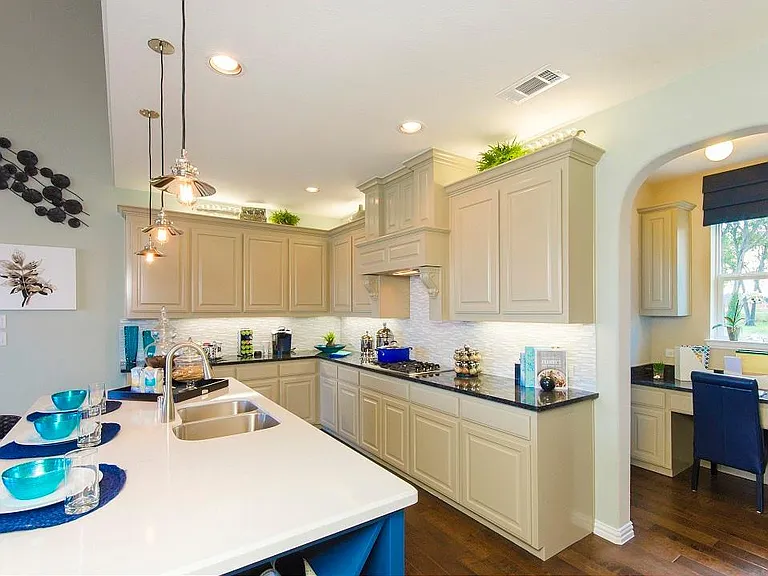 6105 Claridge Ln — Photo 17