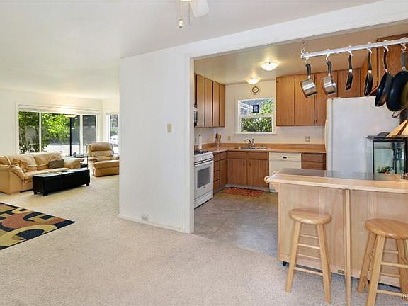 4th image of 412 Jefferson Street