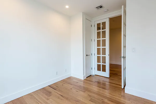 Rented by Nooklyn NYC LLC | media 29