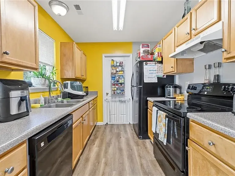 11 Franklinwood Dr — Photo 10