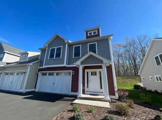 22 Newbury Ct #22, North Haven, CT 06473