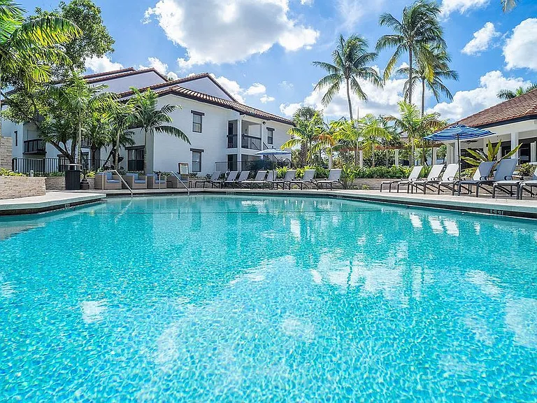 Sherwood on the Park Florida Apartments