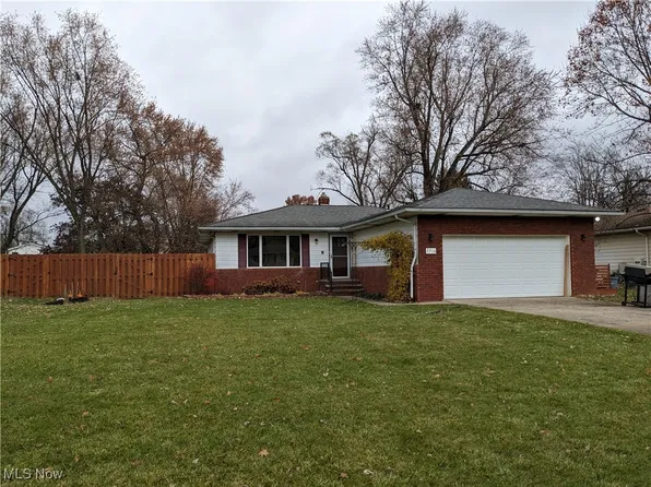 3715 Bramblewood Dr, Brunswick, OH 44212