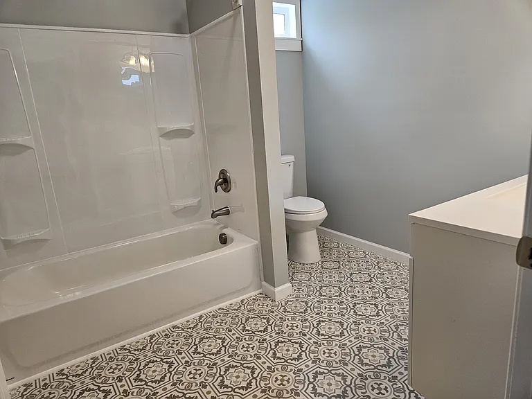308 Hall St #B — Photo 8