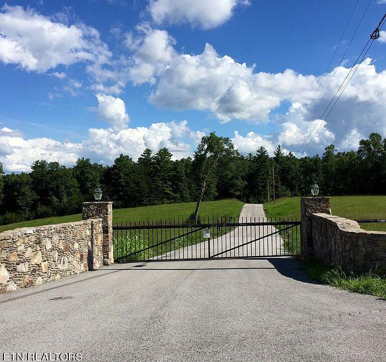 2nd image of 201 Hemlock Bluff Way