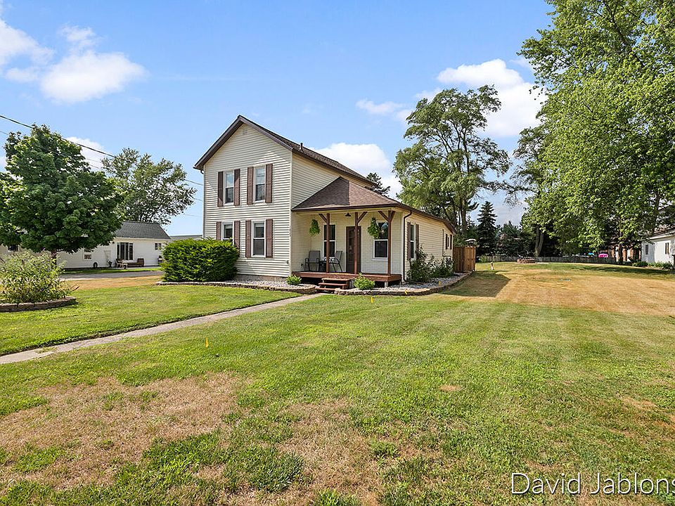 1825 Walnut St, Dorr, MI 49323 Zillow