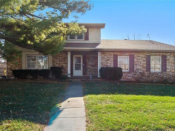 2nd image of 2403 E Aurora Ave