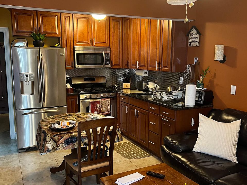 1st image of 24 Iris Ct Floor 2