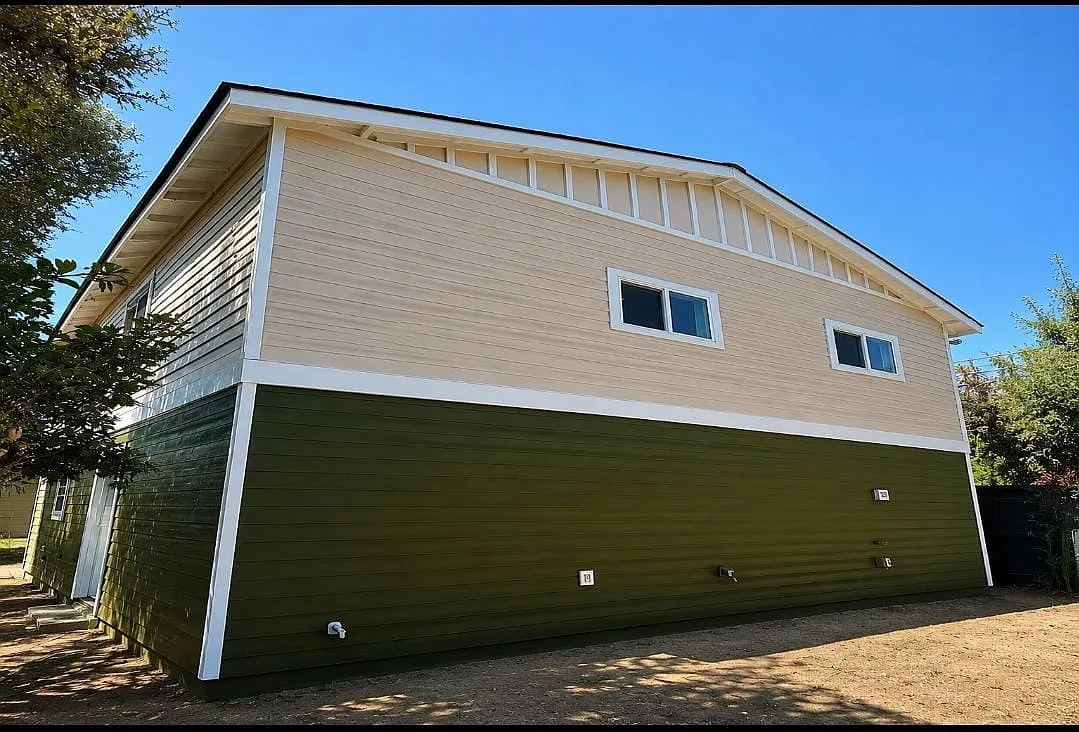 3 bed, 1200 sqft, $3,700 — Photo 2