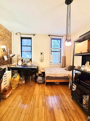 Rented by Delmark Realty LLC | media 11