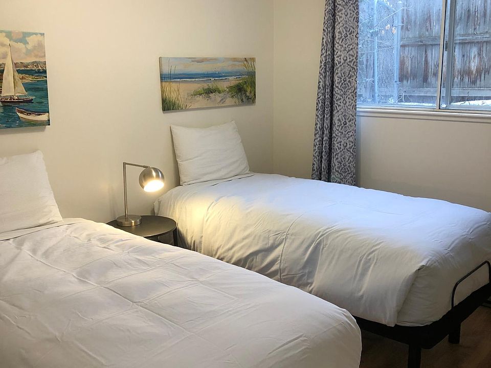 Twin Bedroom