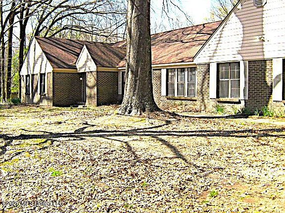 2nd image of 3630 Debbie Ln