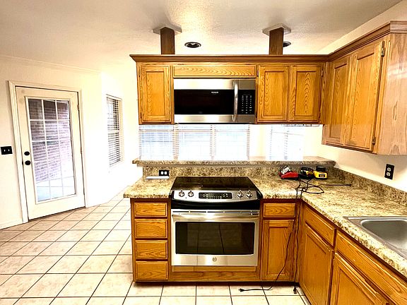 5th image of 5804 Crockett St