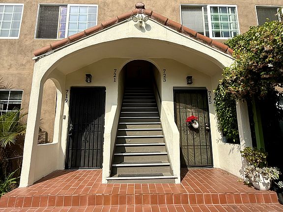 2nd image of 719 Ramage St #1