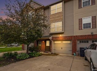2234 Knotty Pine Trl, Howell, MI 48855