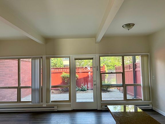 3rd image of 9144 45th Ave SW APT 1
