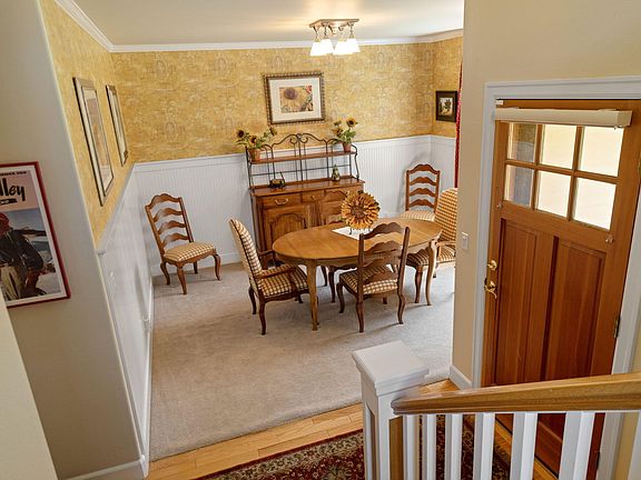 5th image of 19350 SW Laurelhurst Way