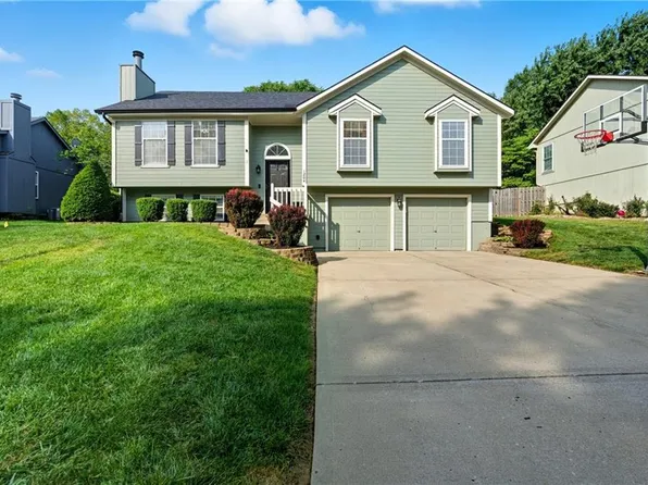 1204 NE Beacon Ave, Lees Summit, MO 64086