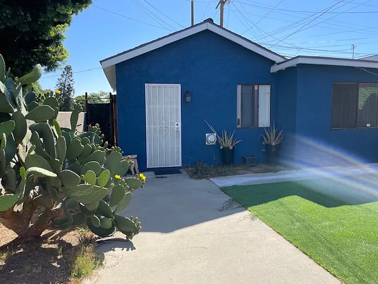 792 Termino Ave #B — Photo 7