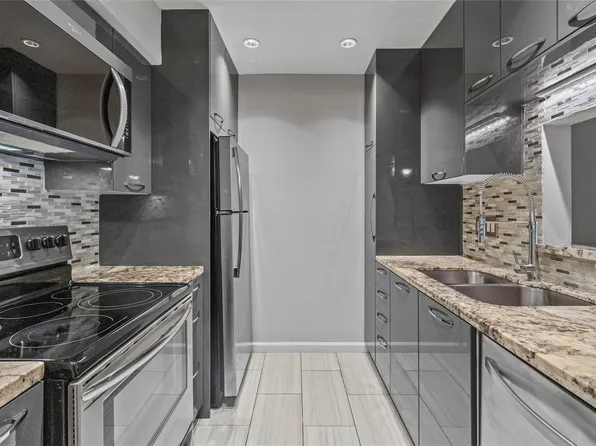4627 Wild Indigo St APT 604, Houston, TX 77027