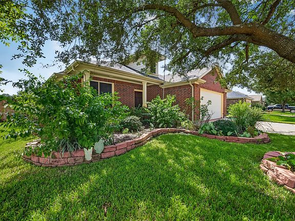 2nd image of 15734 Bannowsky Ln
