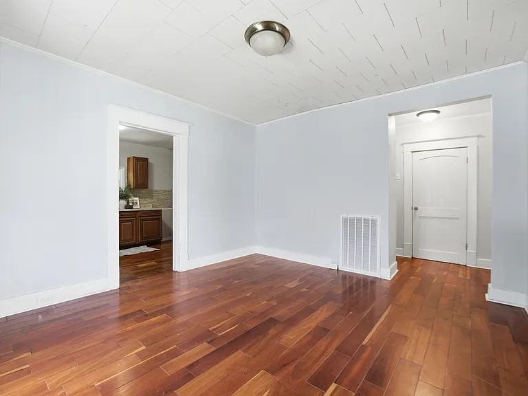 216 N Hickory St — Photo 12