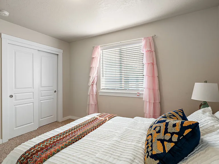 663 W Archerfield St — Photo 32