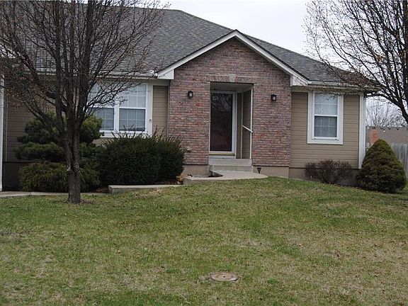 2nd image of 1116 SE Windstar Dr