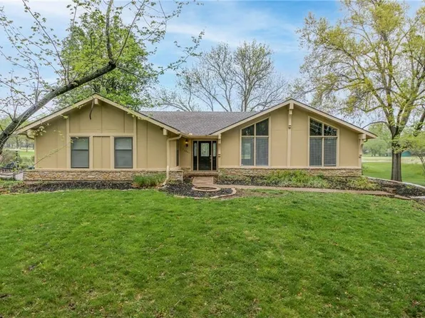 12841 Sagamore Rd, Leawood, KS 66209