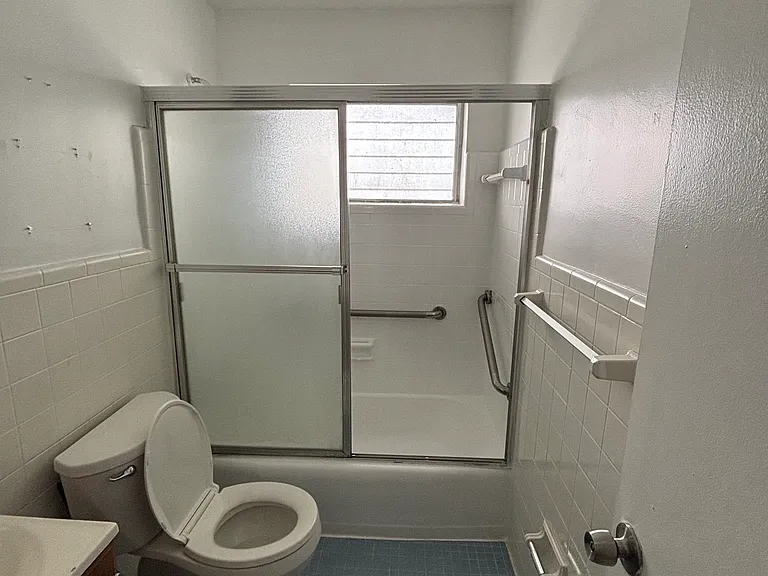 1251 W River Dr #7 — Photo 8