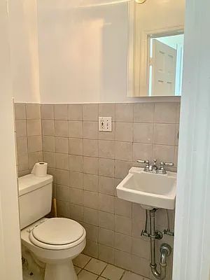 Rented by Esquire Management Corp | media 11