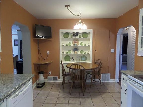 5th image of 419 Prospect Ave