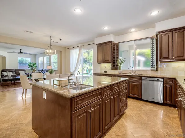 993 Hawthorne Creek Dr, Chula Vista, CA 91914