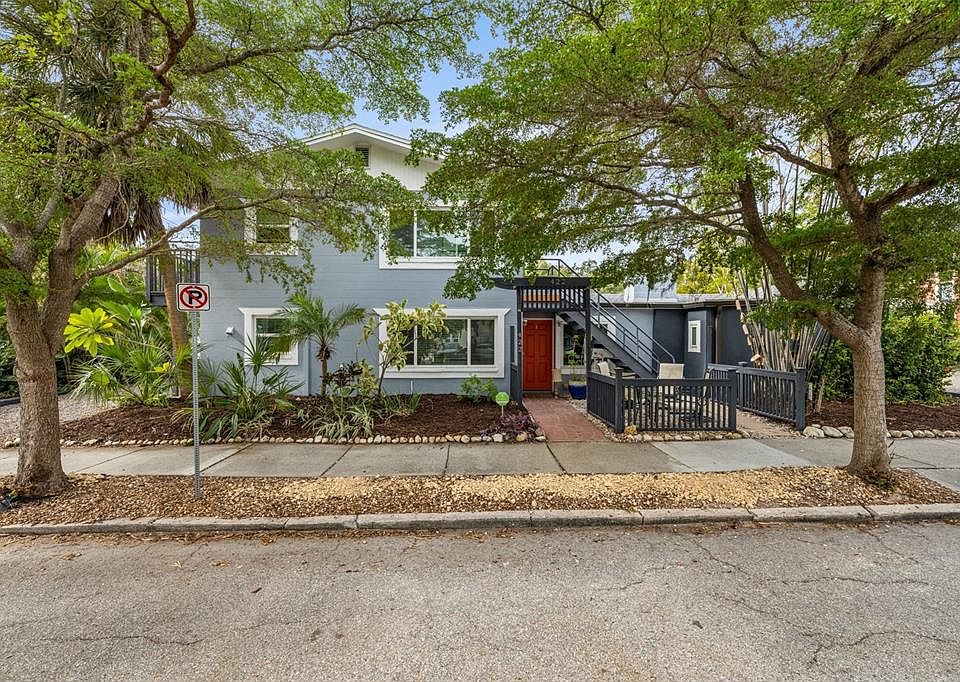 1st image of 422 Julia Pl