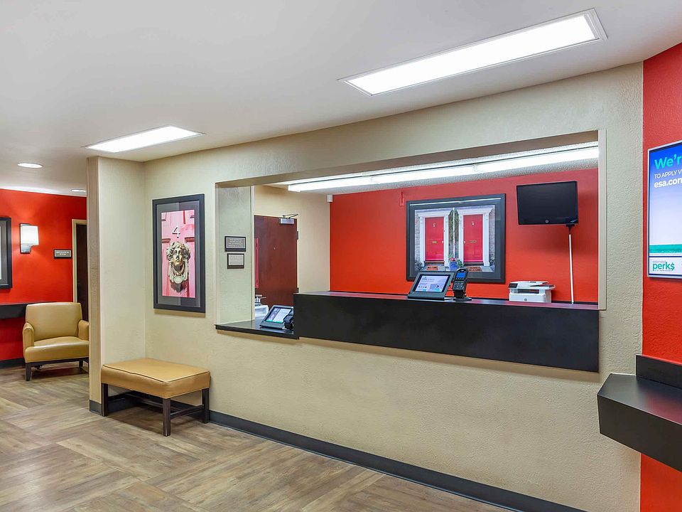 Lobby and Guest Check-in