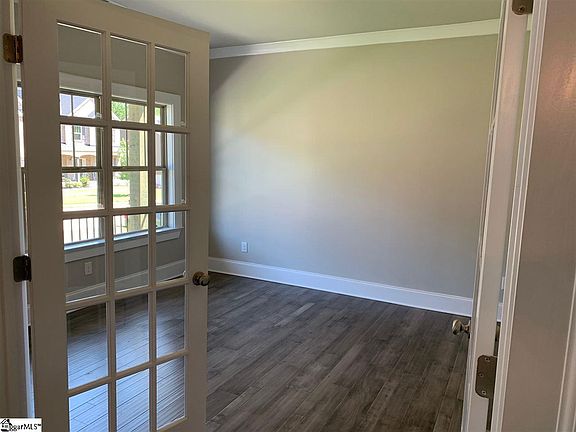 4th image of 42 Leafmore Ct #20