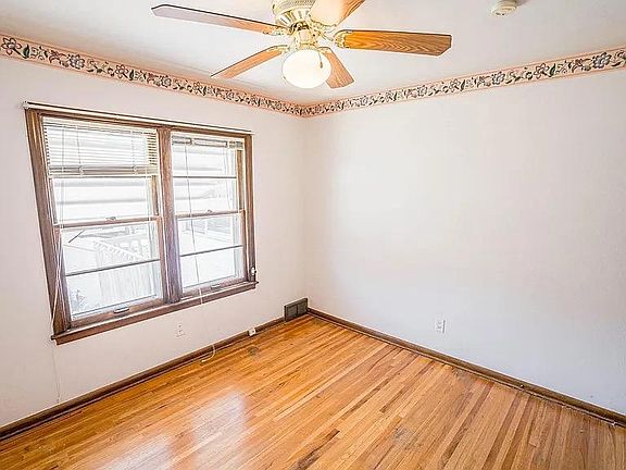 2nd image of 1028 Orange Ave E #2