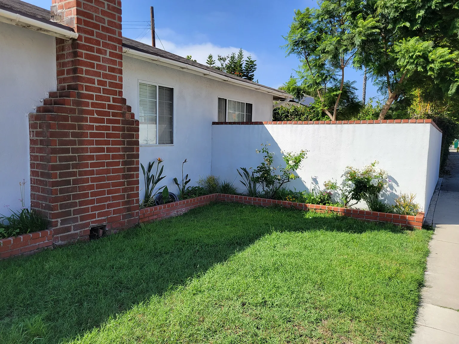 3 bed, 1.5 bath, 1016 sqft, $4,500 — Photo 1